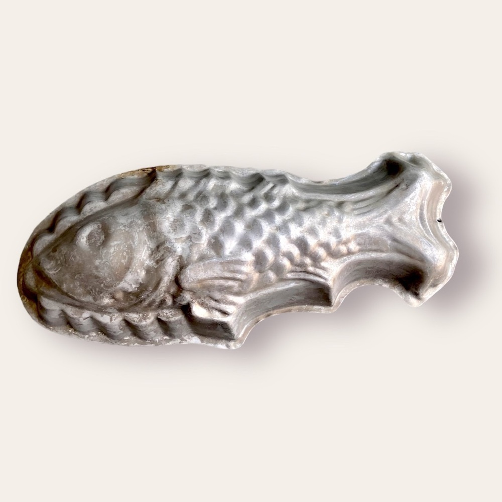 Vintage Mirro Aluminum Fish Cake Pan/Jelly Mold